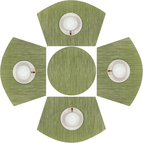 Small round table - round, placemats