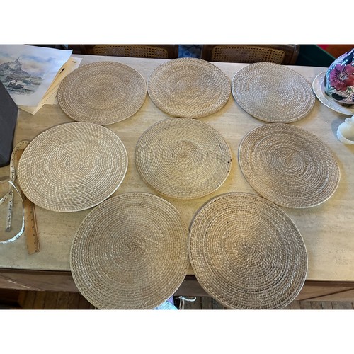 Set round woven rattan - of,