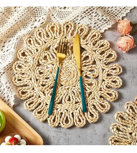 Round woven placemats - round,